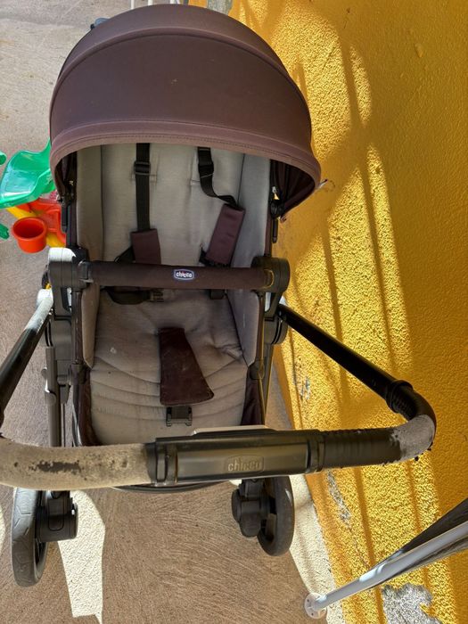 Carrinho bebé com ovo