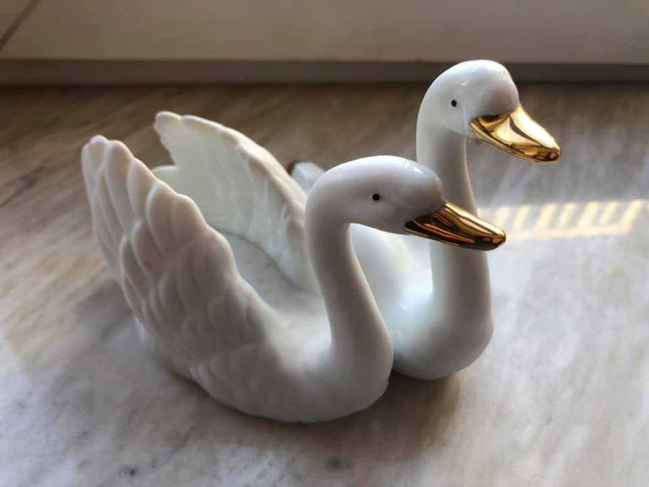 Статуэтка Пара лебедей, керамика с позолотой, отличный подарок