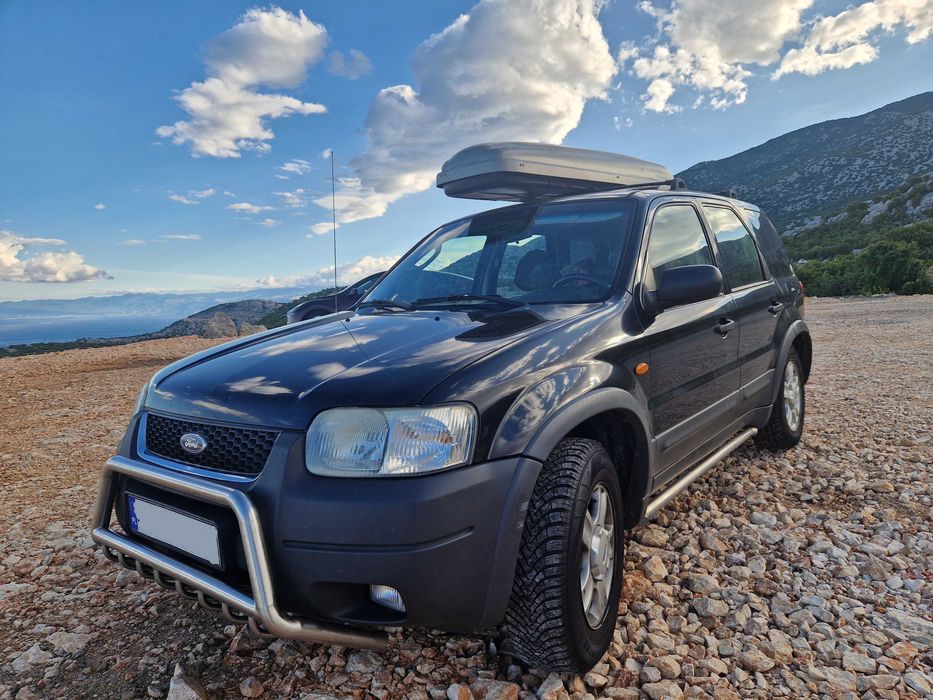 Czarny Ford Maverick 2,0 Gaz 2003 4x4 czarne skóry- Możliwa zamiana