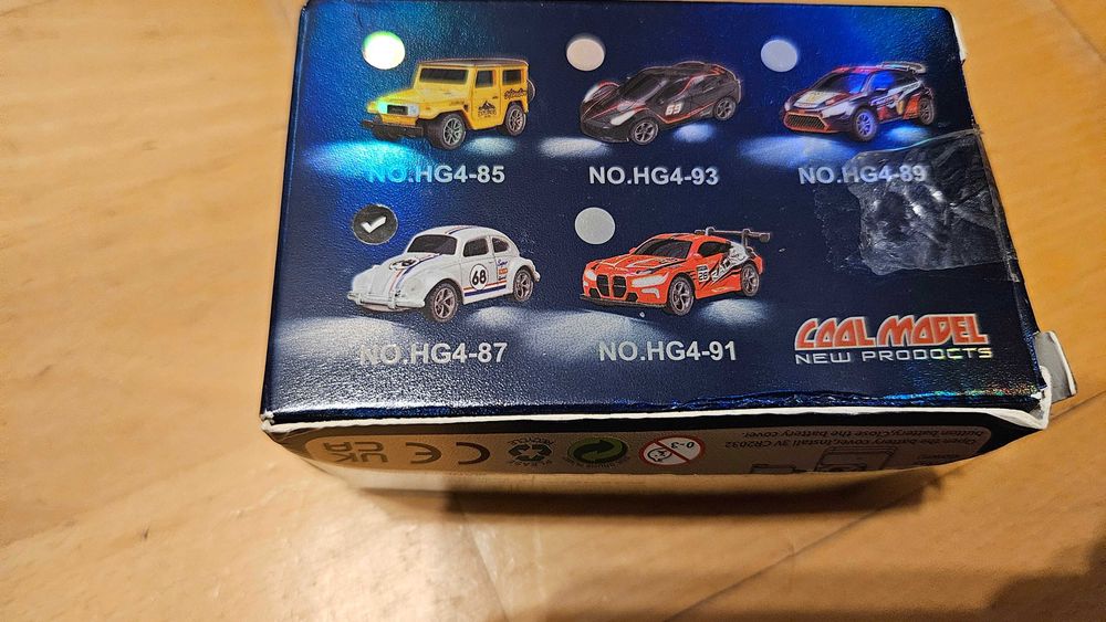 Mini zdalnie sterowany samochód 2.4G dla chłopców Beetle HG4-87