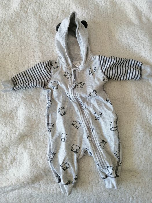 Fajny kombinezon PANDA wiosenny, jesienny lub na chłodniejsze dni HM