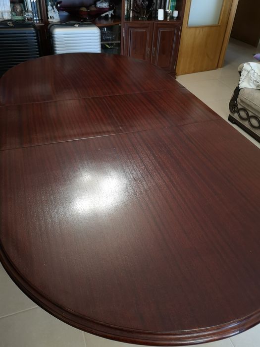 Mesa em madeira  extensível