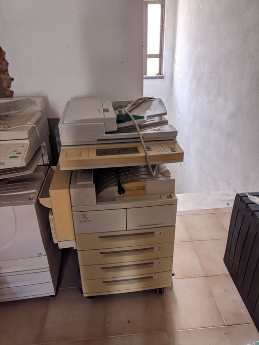 Vendo 2 máquinas multifunções Xerox -impressão/cópia/digitalização/fax