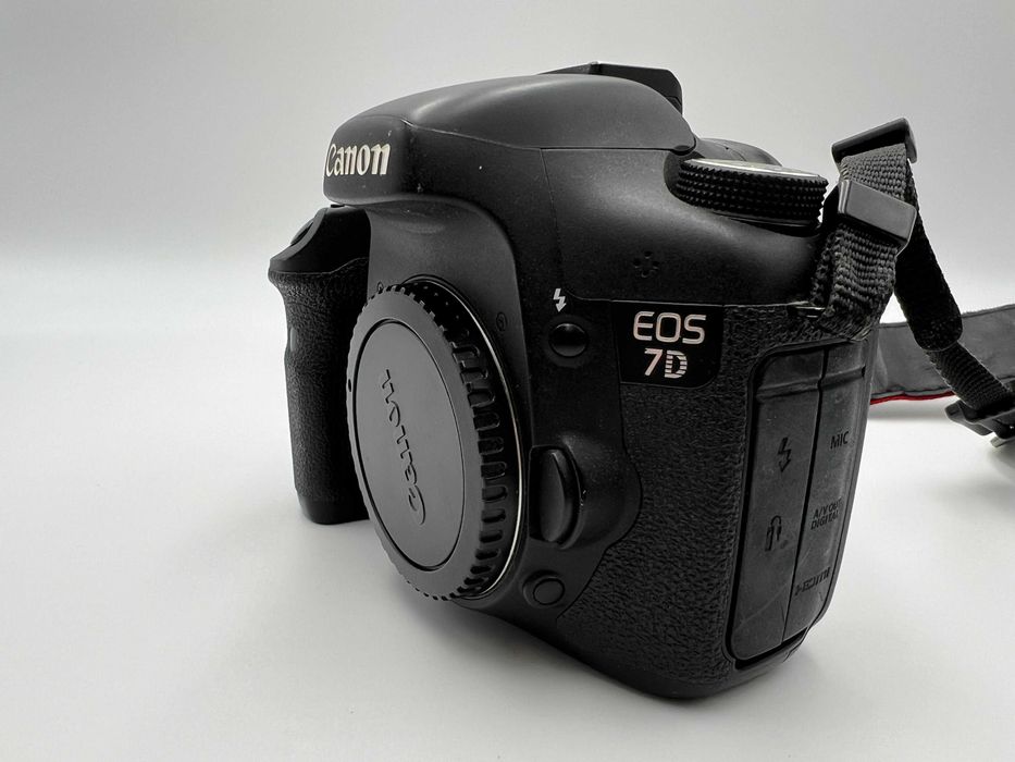 Aparat CANON EOS 7D /Body/ładowarka