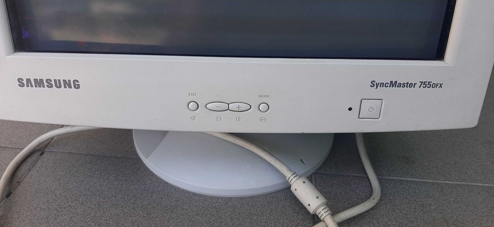 Печатна машинка еле