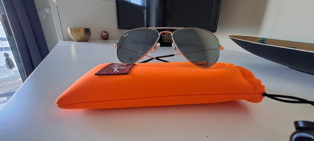 Óculos de Sol Rayban para criança, modelo RJ9506S 212/6G.