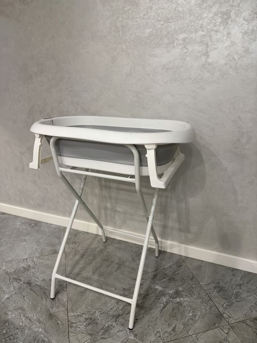 Продам дитячу ванночку з підставкою