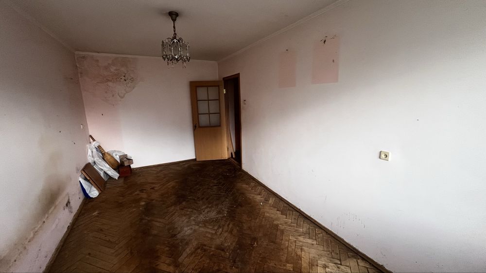 Продаж 2к. квартири по вул.Петлюри
