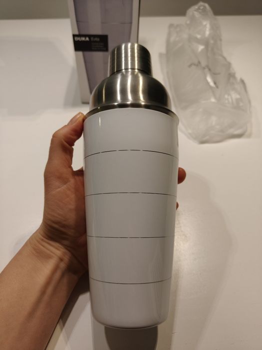 Biały shaker Duka Evita 700ml Nowy.