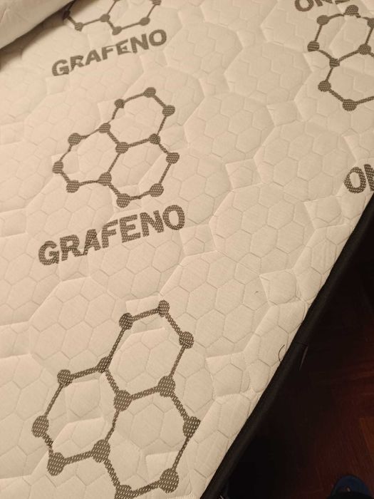 Cama de base em madeira e colchão 1,60 x 2,00m