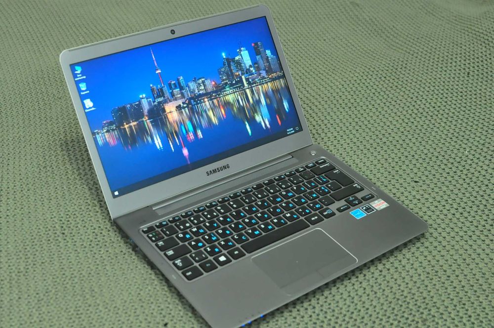 Игровой ноутбук Samsung 535 (AMD A6 /8Gb/ 500Gb /video  2Gb)