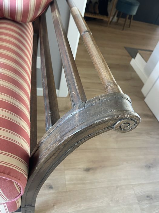 Sofa antigo em bom estado