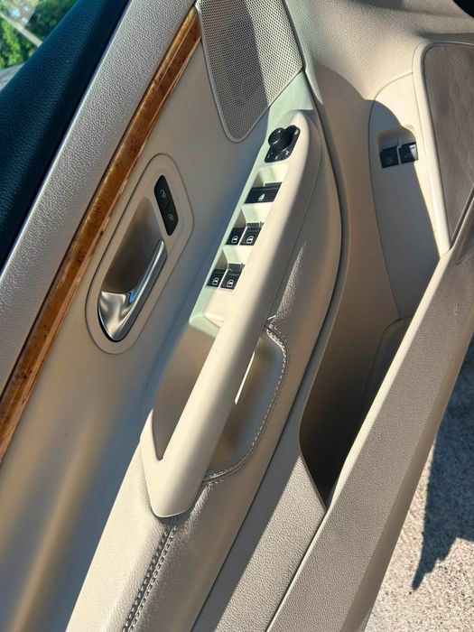 Автомобіль Volkswagen EOS