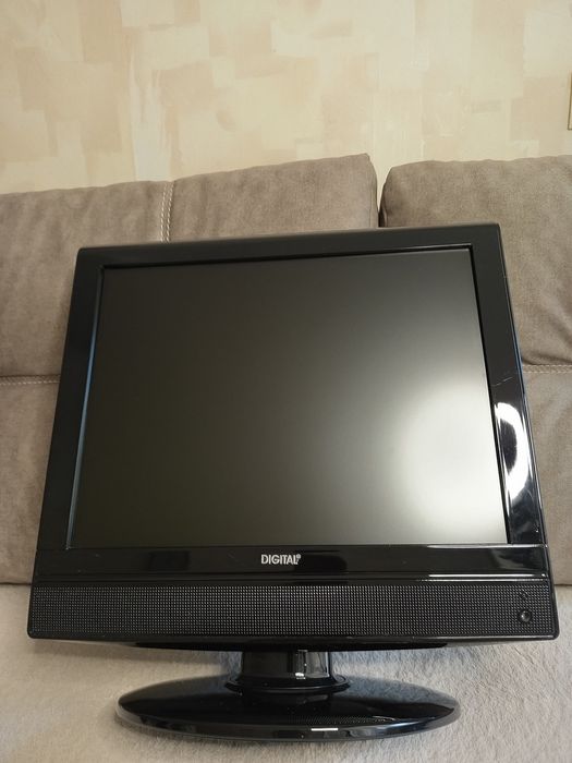 Телевизор digital + dvd плеер Samsung+ диски в подарок
