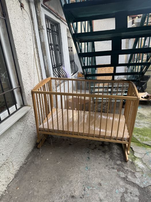 Детская кроватка