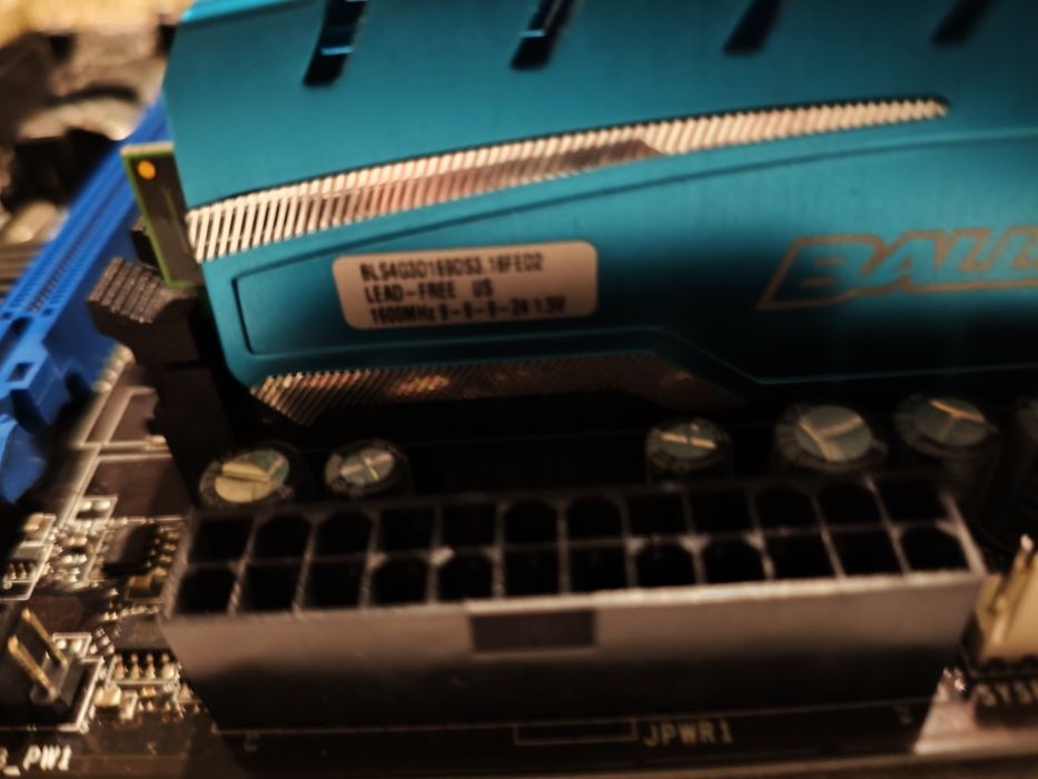 Proc intel i3 2120 + płyta msi H61M-P20 (G3)+ 2x4Gb DDR3 1600mhz