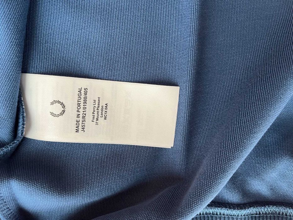 Casaco da Fred Perry com fita nas mangas - Unisexo - Tamanho S - Azul