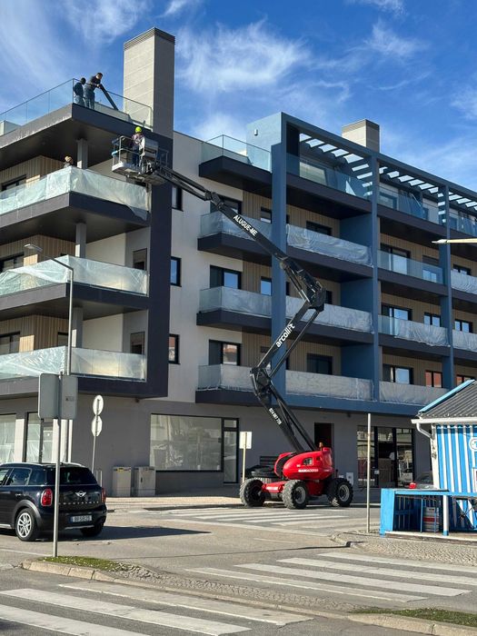 Aluguer de Plataformas Elevatórias Articuladas MANITOU!