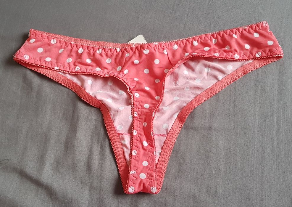 Stringi majtki w kropeczki rozm L