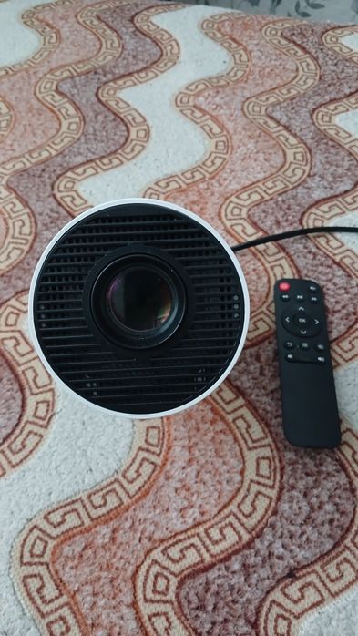 Смарт-проектор HY300 продам