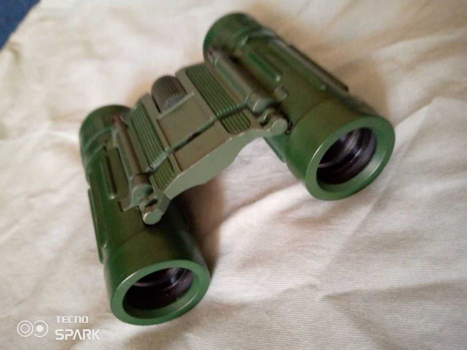 Бінокль для туризму