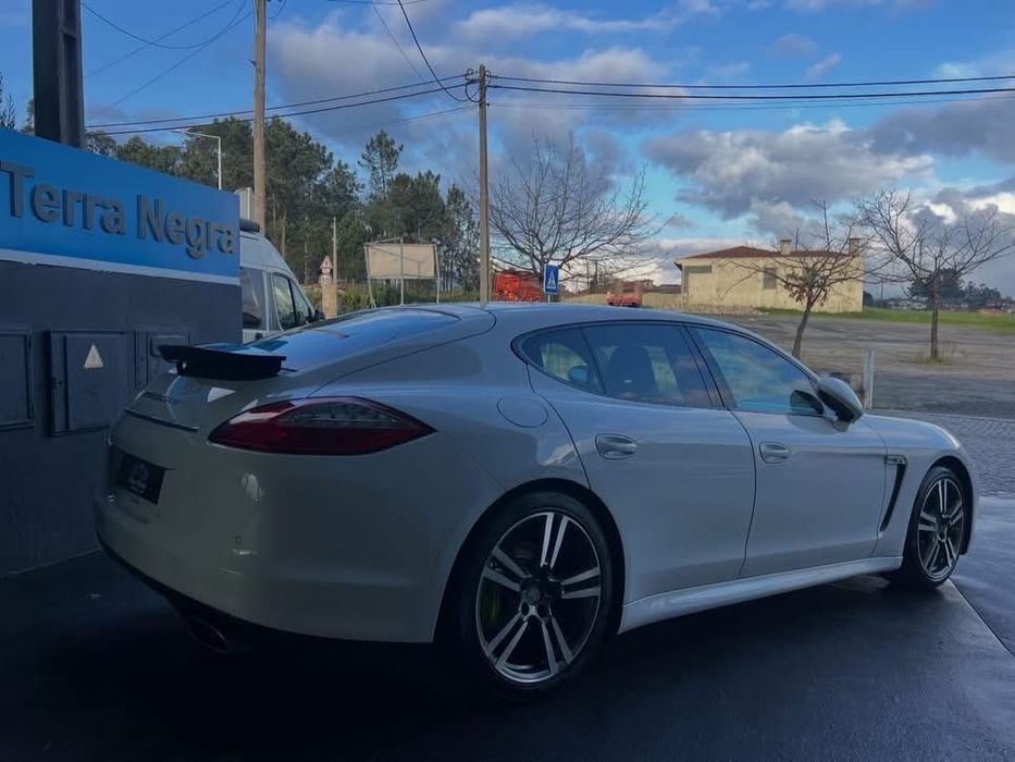 Porsche Panamera V6 250cv | Caixa Automática | Teto Abrir | Pele |