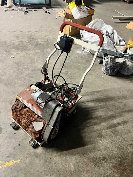 Máquina de limpeza de juntas