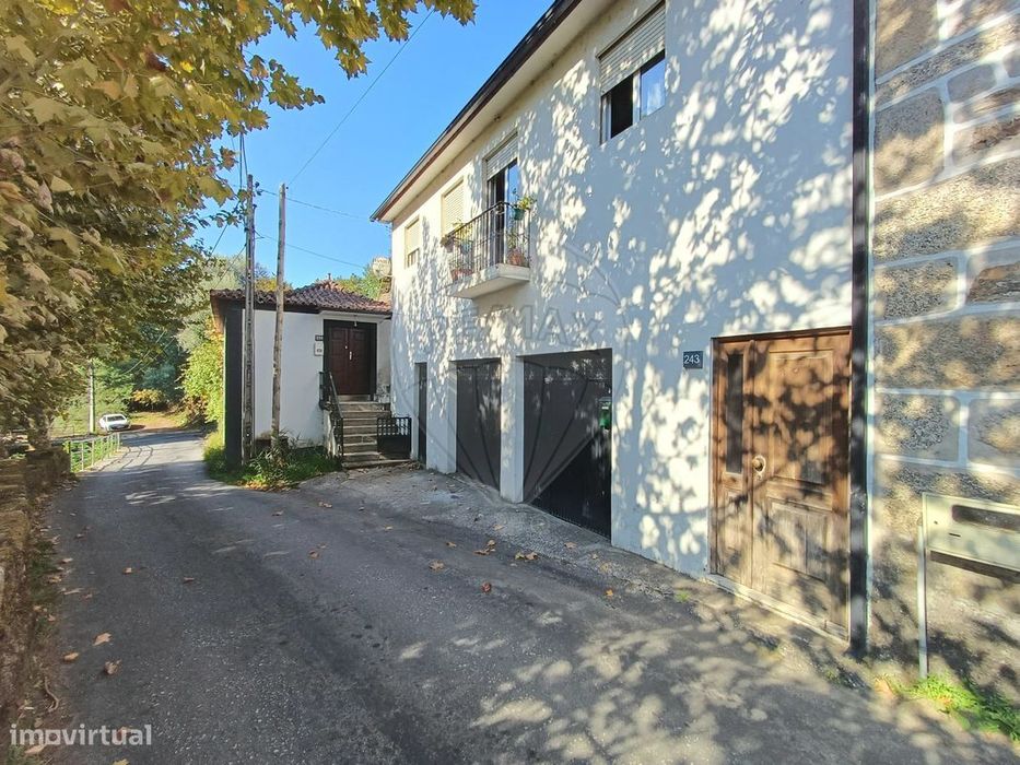 Moradia T5 para venda