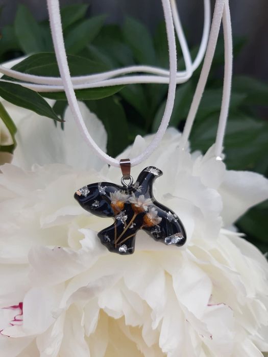 Чокер-підвіска пташка голуб горлиця з справжніми квітами