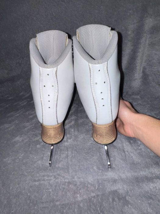 Коньки для фигурного катания