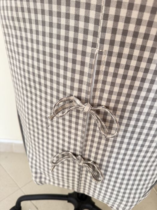 Cadeira em tecido IKEA