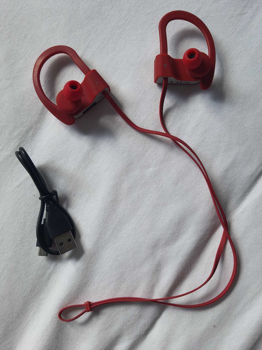 Słuchawki bezprzewodowe ISY IBH-3500-RD Czerwony