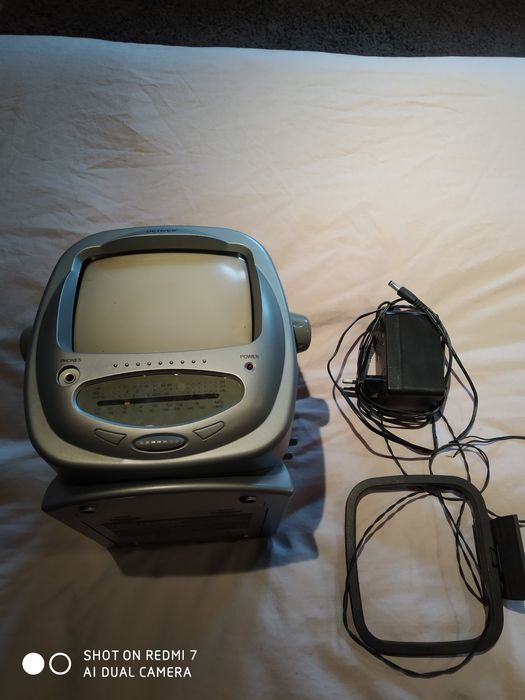 Televisor portátil retro