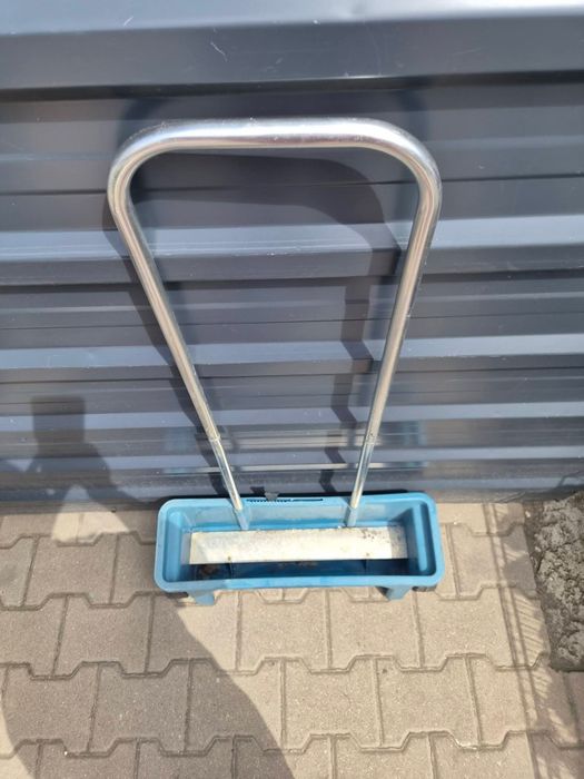 Siewnik rozsiewacz trawy
