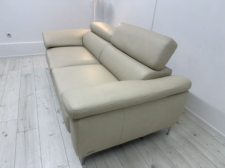Фірмовий,шкіряний диван,електро