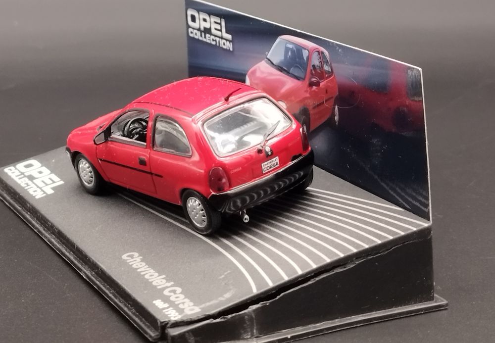 Opel Collection 1:43 Opel Chevrolet Corsa 1993 pomalowane zderzaki