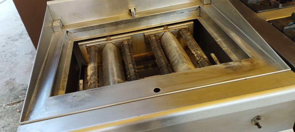 Fogão e churrasqueira Meireles verdadeiramente industrial a gás.usados