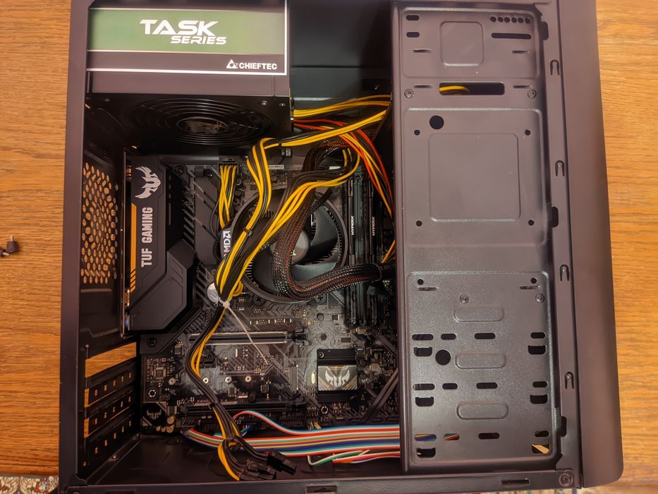 Продаю майже новий комп'ютер