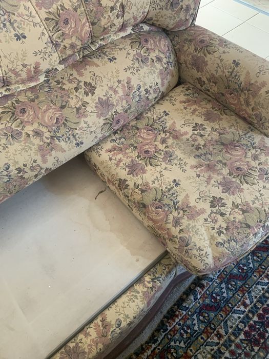 Sofá Cama em padrão florido