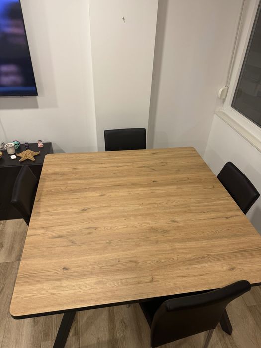 Mesa de jantar Super resistente e elegante.