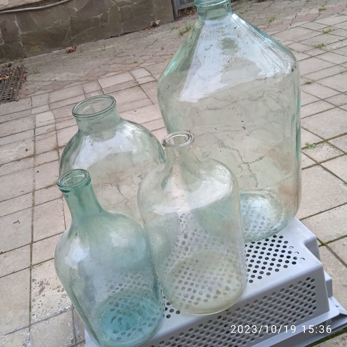 Стеклянные винные бутыля: 100 грн. - Посуд / кухонне приладдя Суми на Olx