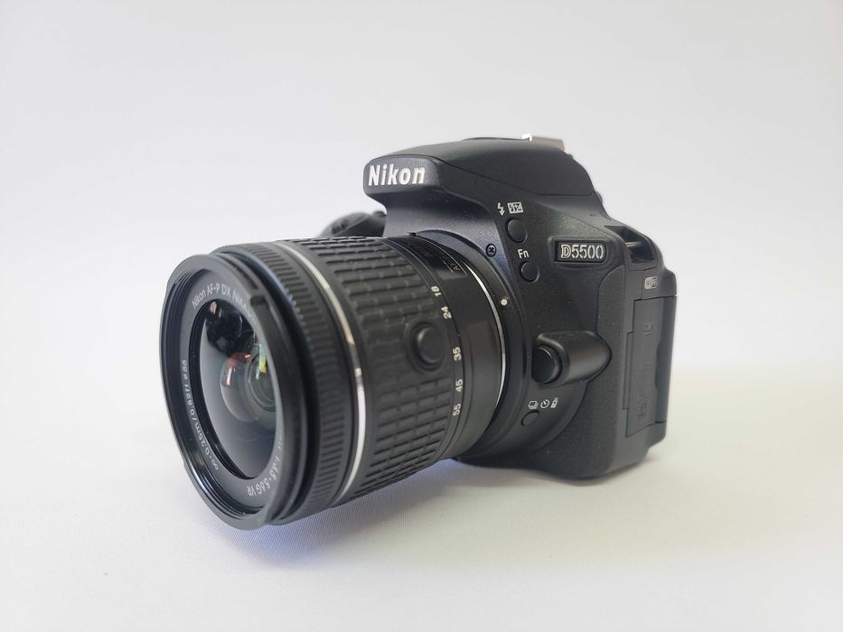 Câmara Nikon D5500 touch + lente 18-55