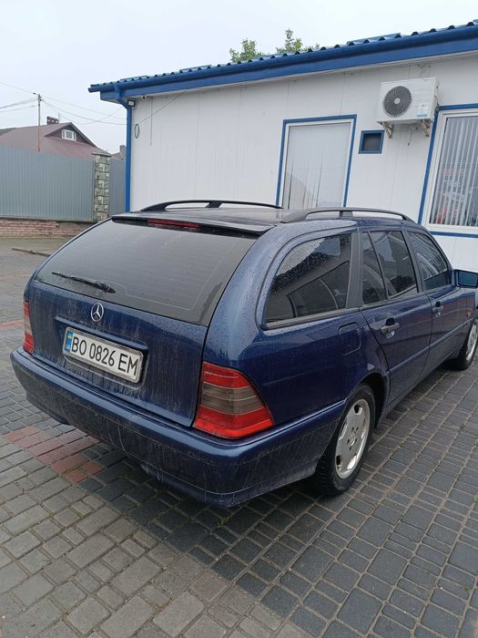 Мерседес Бенц С-180