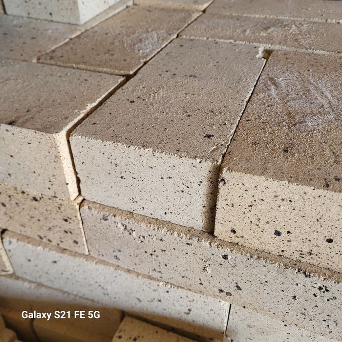 Шамотный кирпич ША 5 є багато