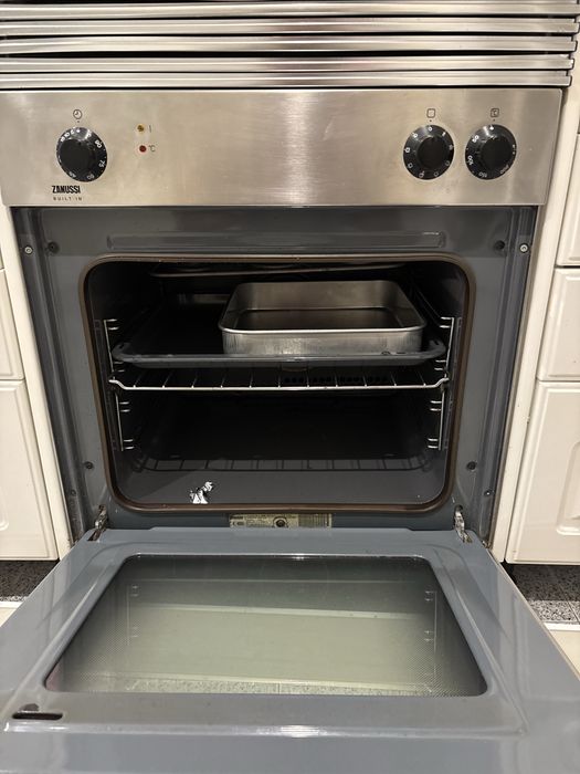Forno Zanussi em bom estado