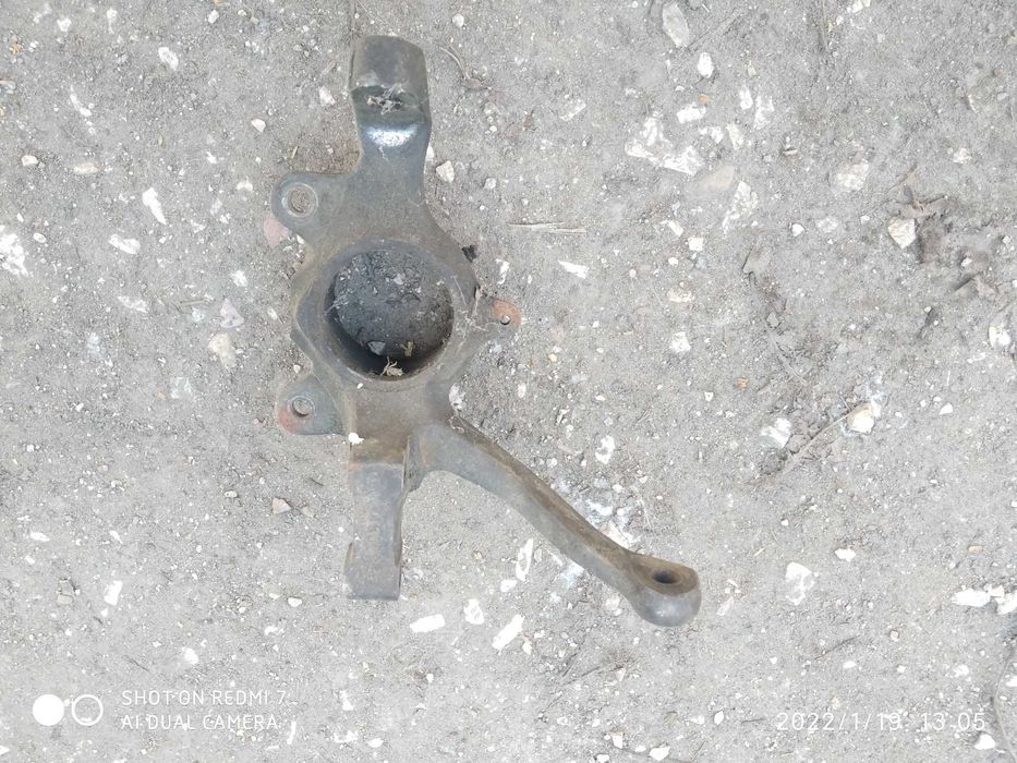 Фиат регата. Цапфа поворотная.