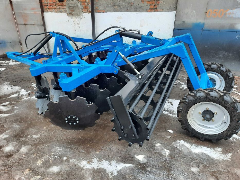 Культиватор причіпний КПГ-2,5 є навісний варіант. Борона дискова.