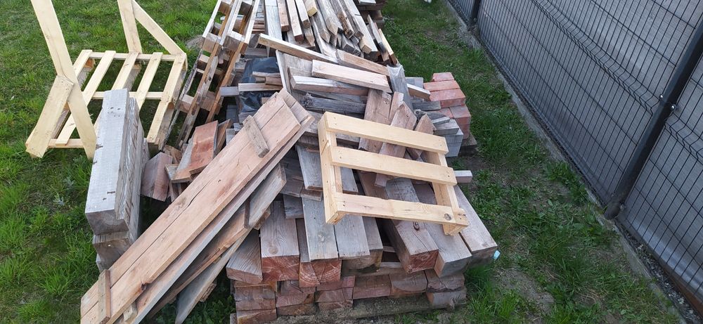 Drewno po budowie na opał