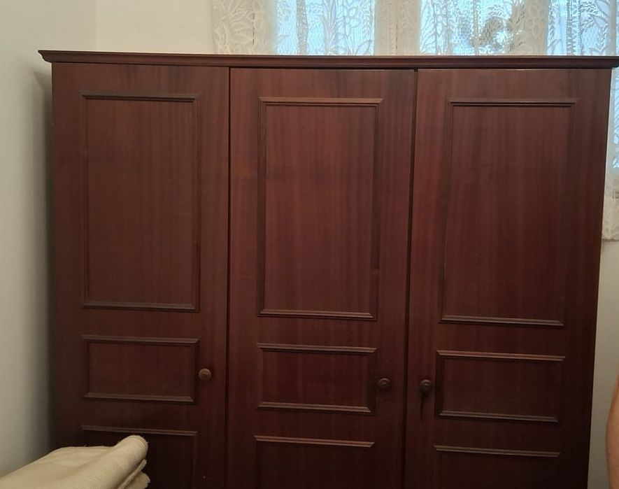 Roupeiro três portas
