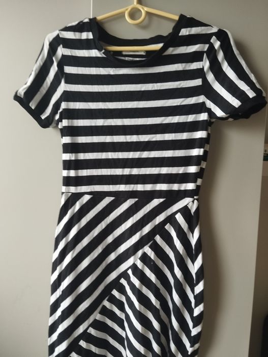 Sukienka Reserved M